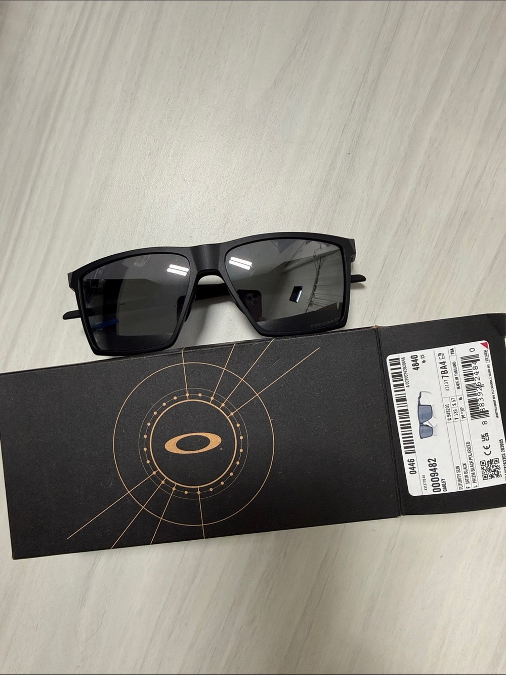 Oakley oo9482 futurity sun